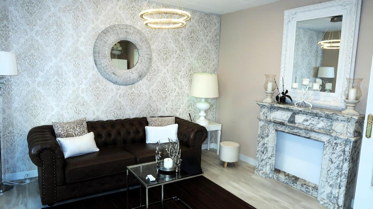 Entire Apartment , 2 Bedrooms Newly Remodeled Center Sitges Barcelona Экстерьер фото