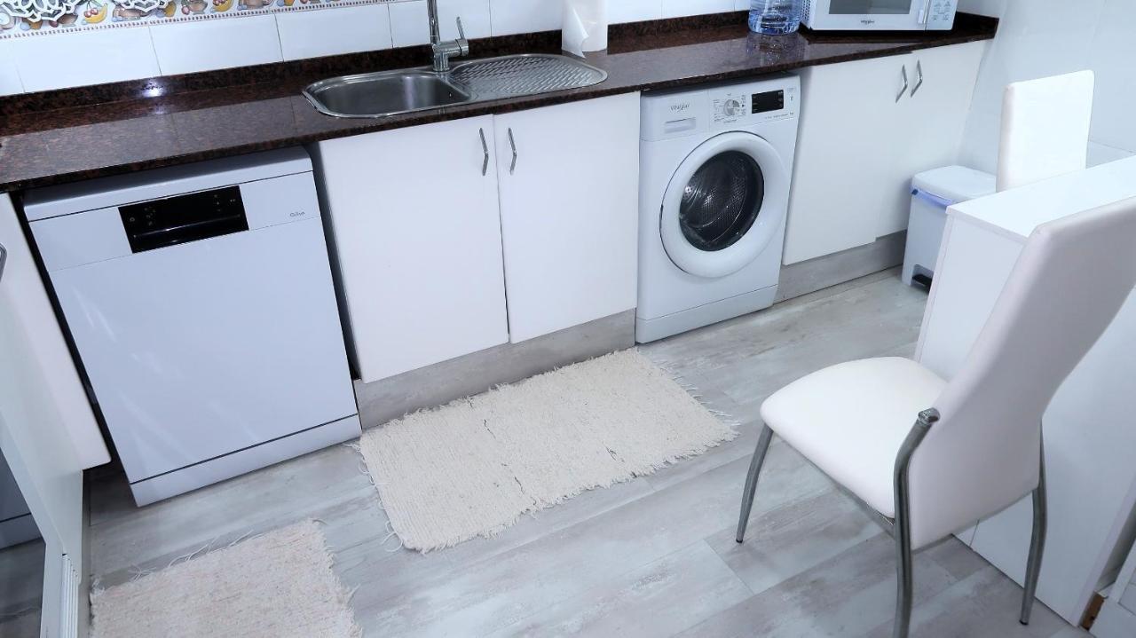 Entire Apartment , 2 Bedrooms Newly Remodeled Center Sitges Barcelona Экстерьер фото